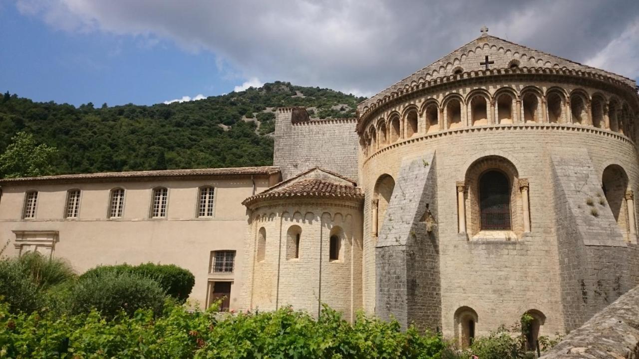 סן-גיים-לה-דזר Gite De La Tour מראה חיצוני תמונה