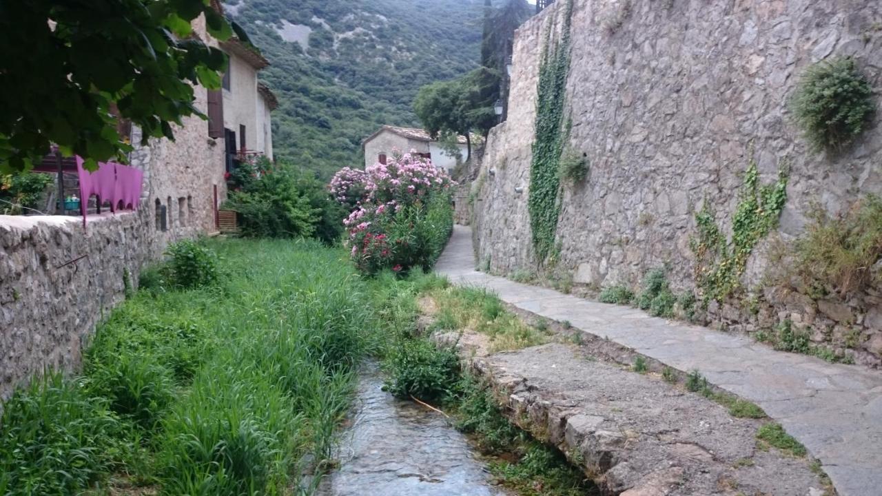 סן-גיים-לה-דזר Gite De La Tour מראה חיצוני תמונה